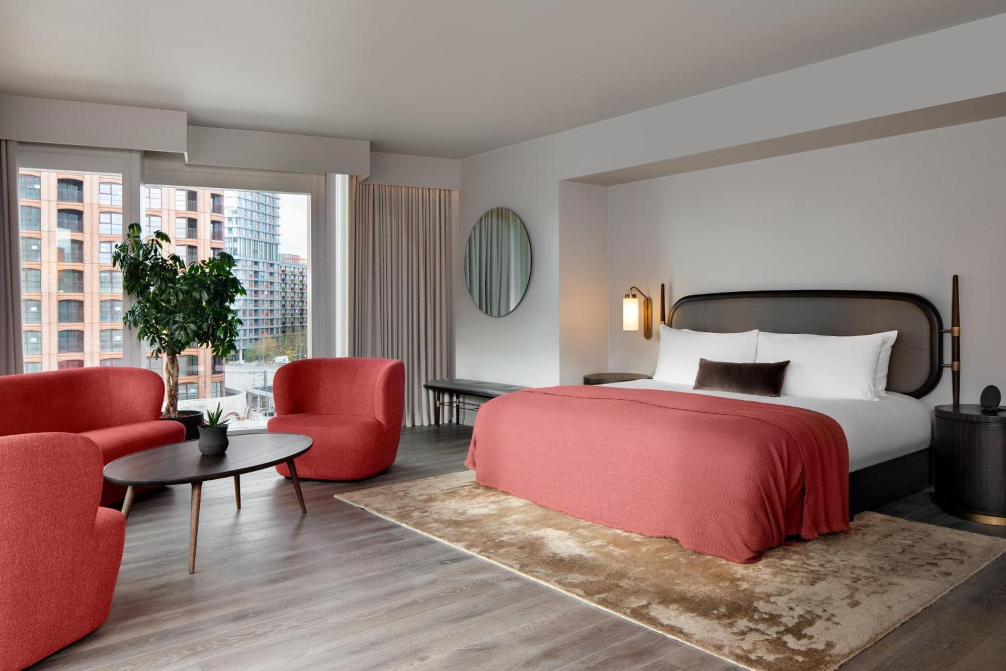 伦敦 The Stratford, Autograph Collection酒店 外观 照片 A bedroom at the hotel